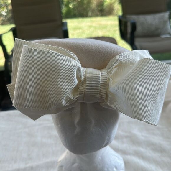 Eric Javits Cream & Gold Big Bow Beret Hat - Picture 3 of 6